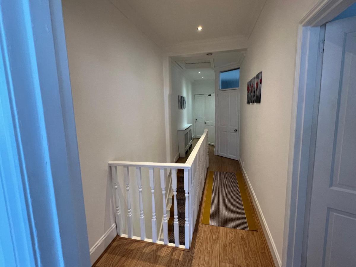 Case de vacanță 4 Bed House 10 Min Walk To Tube